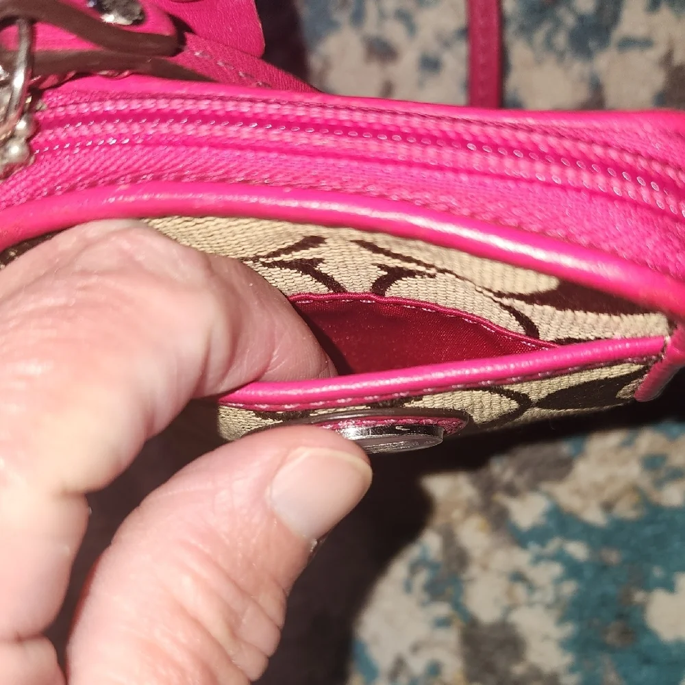 NWOT Coach Brown & Pink Signature Cigarette Camera Case Wristlet With Strap - Picture 4 of 7